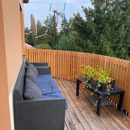 Apartmá V Rodinném Domě Kousek Od Prahy Venkovský dům