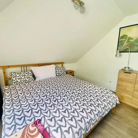 Apartmá V Rodinném Domě Kousek Od Prahy Venkovský dům